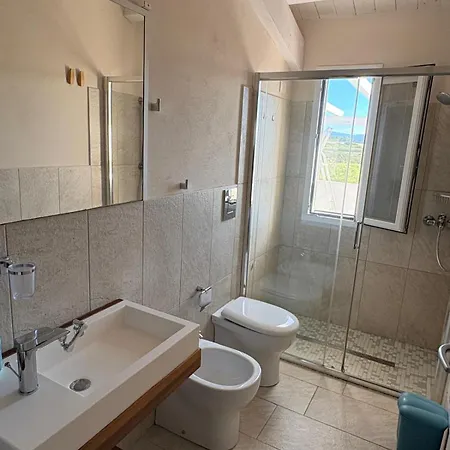 Apartament Fronte Mare S'arena Scoada